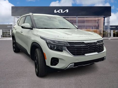 Certified 2025 Kia Seltos S AWD/4WD image 1