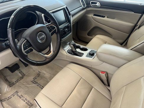 Used 2016 Jeep Grand Cherokee Overland AWD/4WD image 11
