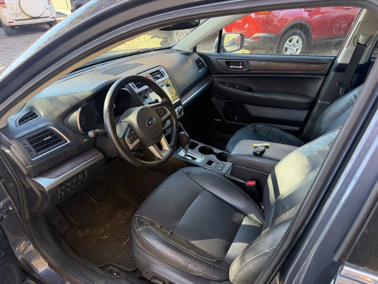 Used 2016 Subaru Outback 3.6R Limited AWD/4WD image 3