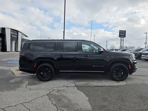Used 2023 Jeep Wagoneer L Series III w/ Premium Group I image 9