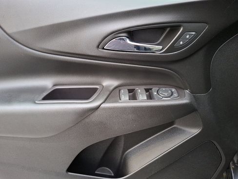 Used 2019 Chevrolet Equinox LT image 12