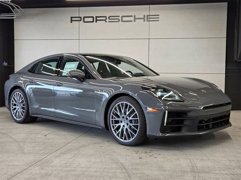 Certified 2025 Porsche Panamera image 29