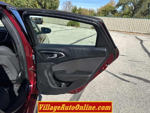 Used 2016 Chrysler 200 Limited FWD image 25