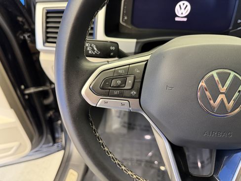 Used 2023 Volkswagen Atlas SE w/ Panoramic Sunroof Package AWD/4WD image 15