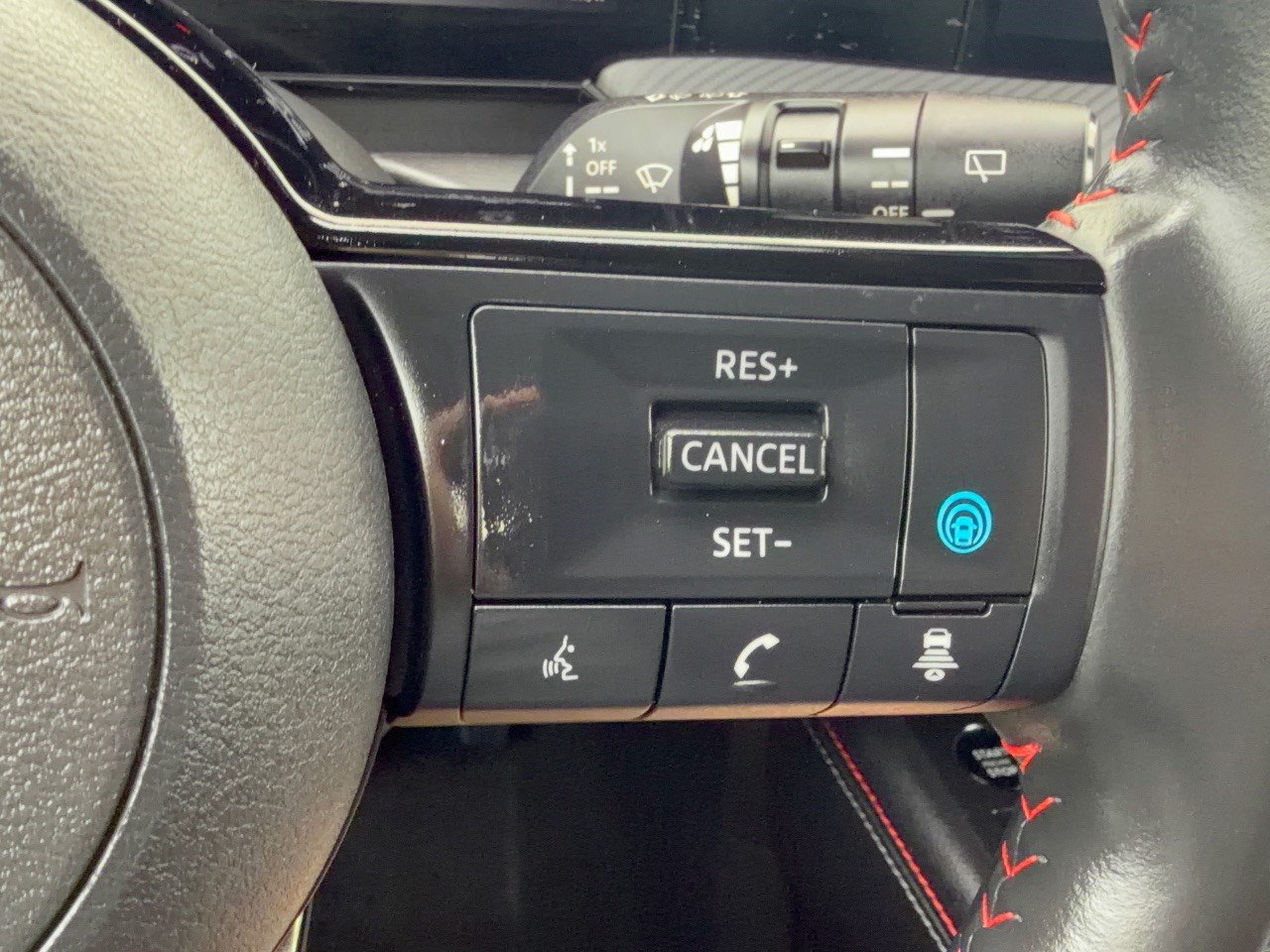 Used 2026 Nissan Kicks SR AWD/4WD image 19