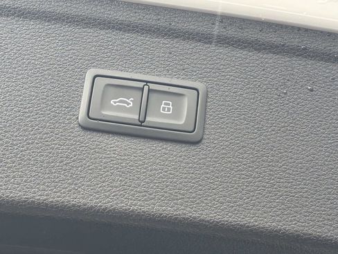 Certified 2023 Audi SQ5 Prestige AWD/4WD image 9