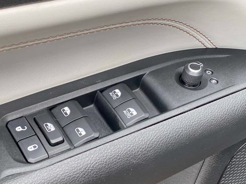 Used 2022 Jeep Compass Limited AWD/4WD image 31