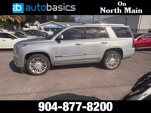 Used 2018 Cadillac Escalade Platinum RWD image 3