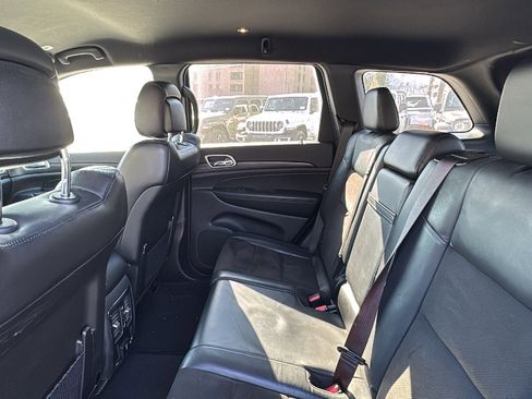 Used 2019 Jeep Grand Cherokee Altitude image 24