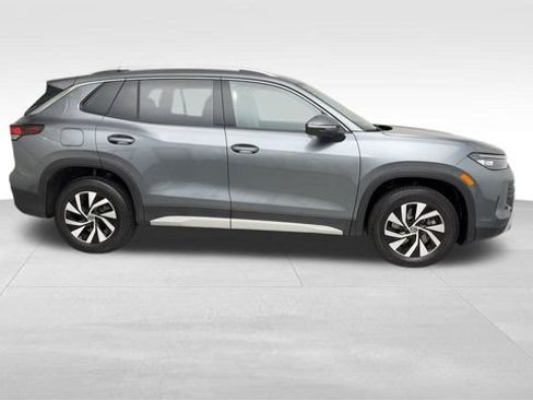 Certified 2025 Volkswagen Tiguan S AWD/4WD image 9