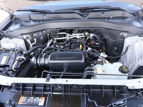 Used 2021 Ford Explorer XLT w/ Equipment Group 202A image 28