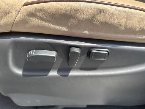 Used 2019 Nissan Armada Platinum w/ Captain's Chairs Package RWD image 9