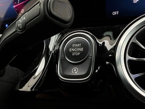 Used 2025 Mercedes-Benz GLA 250 image 31