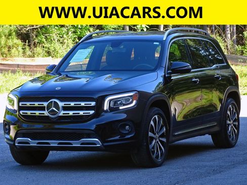 Used 2021 Mercedes-Benz GLB 250 w/ Premium Package image 2