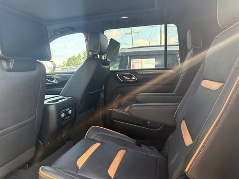 Used 2024 GMC Yukon XL AT4 w/ AT4 Premium Package AWD/4WD image 12