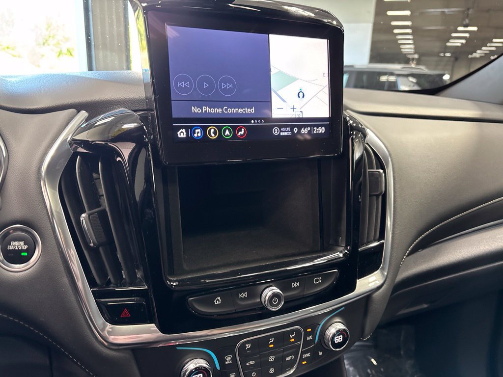 Used 2023 Chevrolet Traverse LT w/ LT Premium Package AWD/4WD image 32