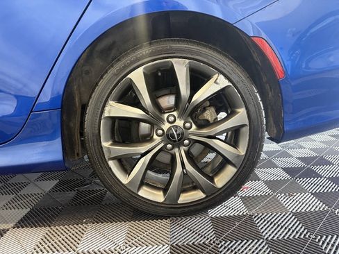 Used 2015 Chrysler 200 S FWD image 25