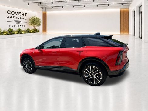 Certified 2025 Cadillac Optiq Sport 1 AWD/4WD image 7