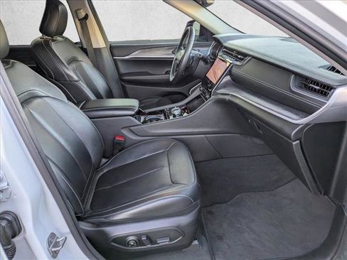 Used 2022 Jeep Grand Cherokee L Limited image 22