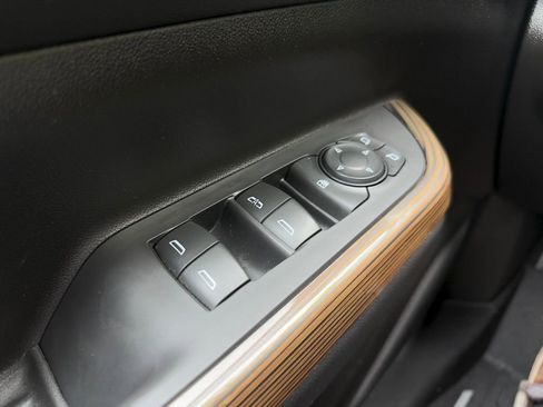 Used 2021 GMC Acadia SLE w/ Driver Convenience Package AWD/4WD image 8