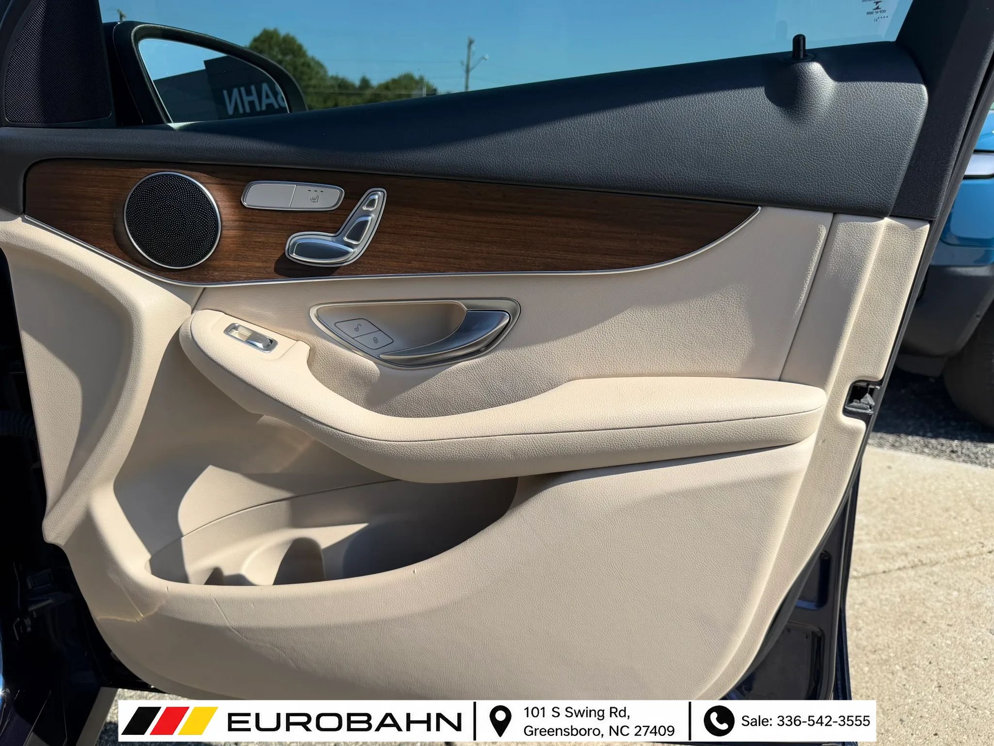 Used 2021 Mercedes-Benz GLC 300 4MATIC image 27
