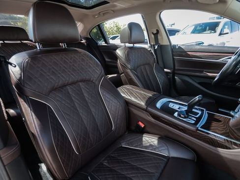 Used 2020 BMW 750i xDrive w/ Executive Package AWD/4WD image 60