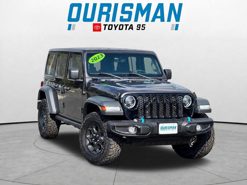 Used 2023 Jeep Wrangler Unlimited w/ Cold Weather Group AWD/4WD image 1