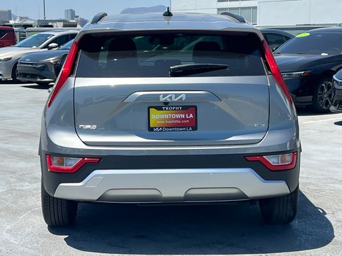 New 2026 Kia Niro EX FWD image 6