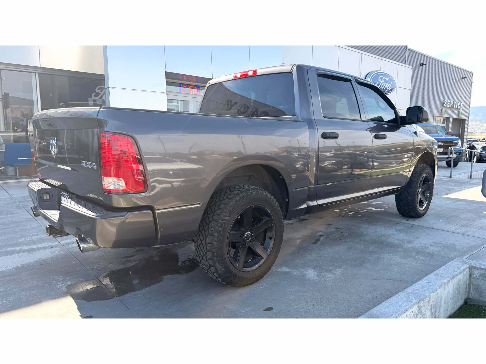 Used 2014 RAM 1500 Express AWD/4WD image 9