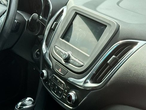 Used 2019 Chevrolet Equinox LT FWD image 12