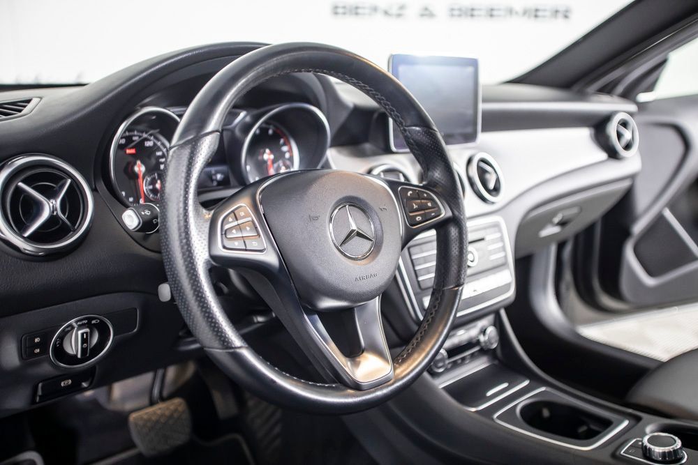 Used 2019 Mercedes-Benz GLA 250 4MATIC image 21