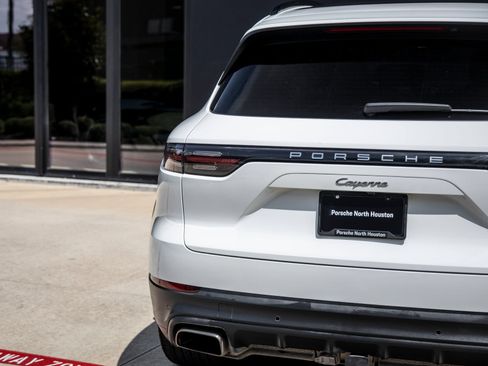 Certified 2023 Porsche Cayenne AWD/4WD image 13