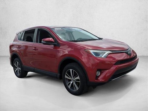 Used 2018 Toyota RAV4 XLE FWD image 3