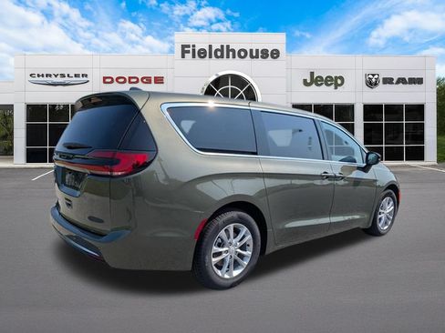 New 2027 Chrysler Pacifica Select FWD image 7