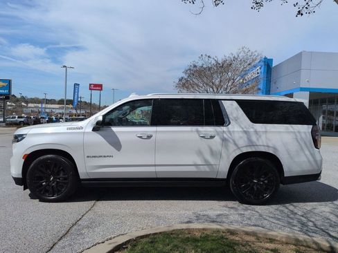 Used 2023 Chevrolet Suburban High Country AWD/4WD image 5