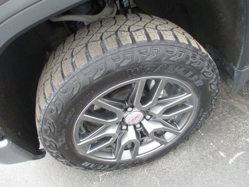 Used 2021 GMC Sierra 1500 AT4 w/ AT4 Premium Package AWD/4WD image 16