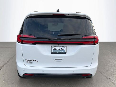 New 2026 Chrysler Pacifica Select w/ S Appearance Package FWD image 5