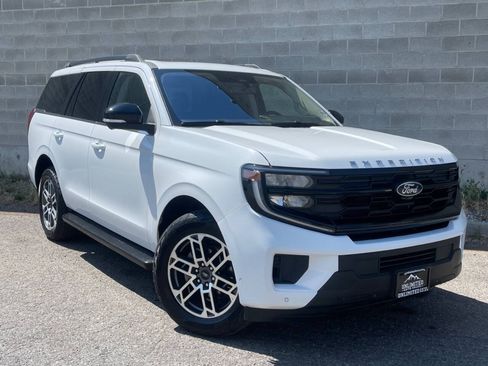 Used 2025 Ford Expedition Active AWD/4WD image 28