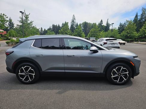 New 2026 Chevrolet Equinox EV LT AWD/4WD image 6