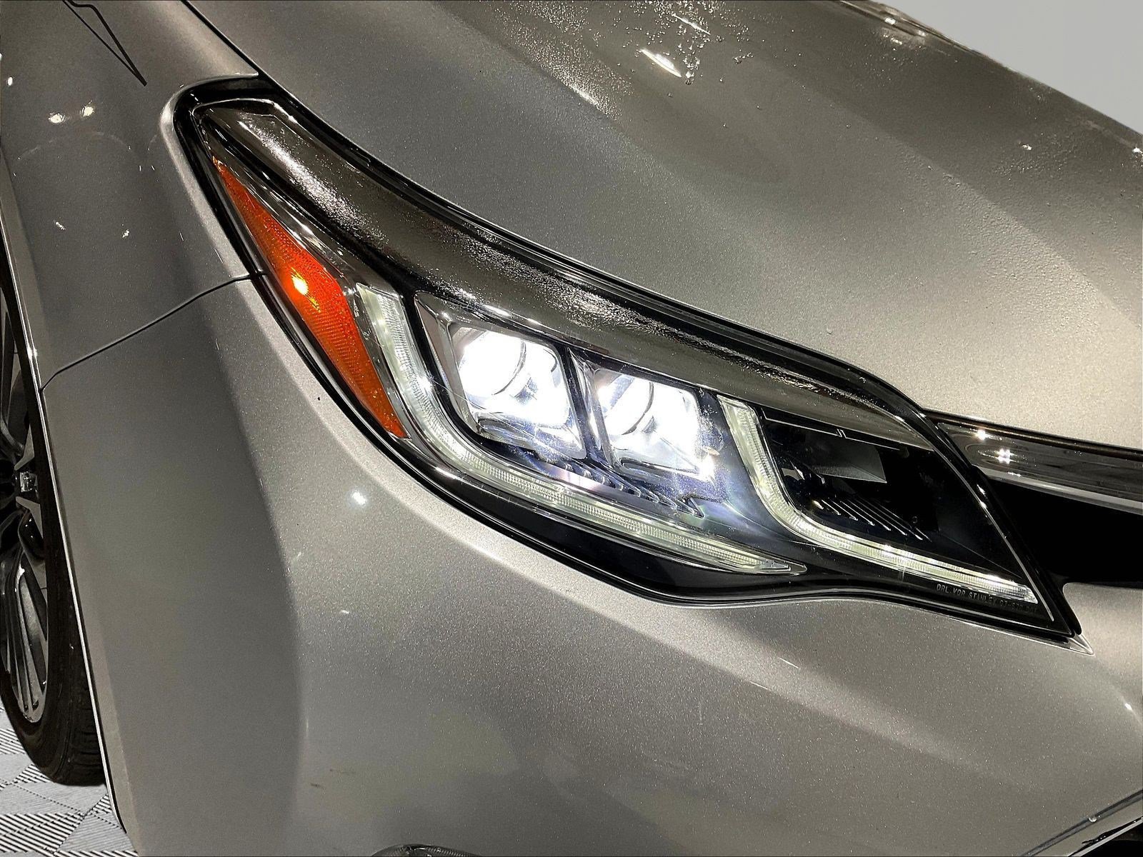 Used 2018 Toyota Avalon Touring FWD image 31