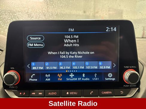 Used 2025 Nissan Sentra SV FWD image 11