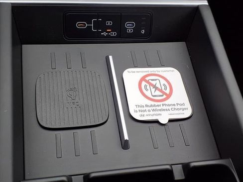 Used 2025 Hyundai Santa Fe SEL image 9