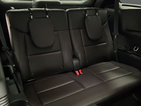 Used 2025 Ford Explorer Platinum w/ LUX Leather Package AWD/4WD image 27