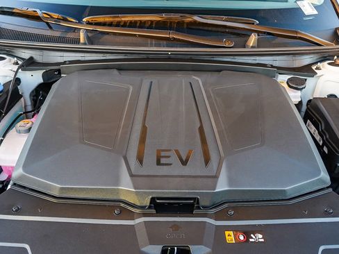 New 2026 Hyundai Ioniq 5 SEL image 12