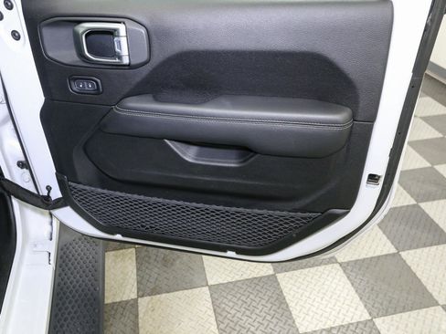 Used 2019 Jeep Wrangler Unlimited Sahara w/ Dual Top Group image 24