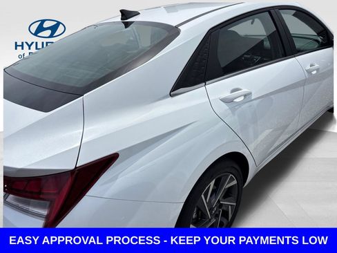 Used 2025 Hyundai Elantra Limited FWD image 14