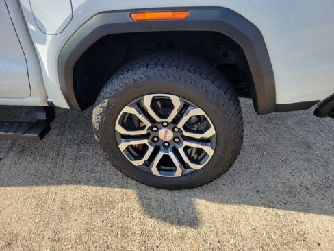 Used 2024 GMC Canyon AT4 w/ AT4 Premium Package image 8