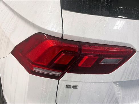 Used 2023 Volkswagen Tiguan SE image 34