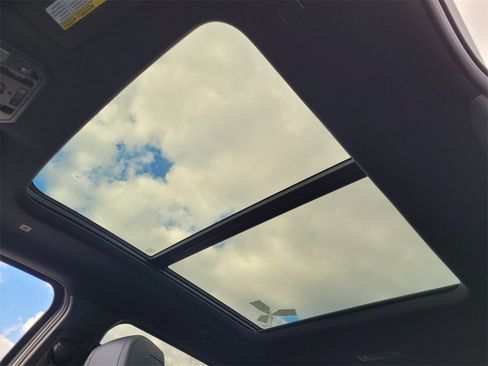 Used 2025 Toyota Tundra Limited image 16