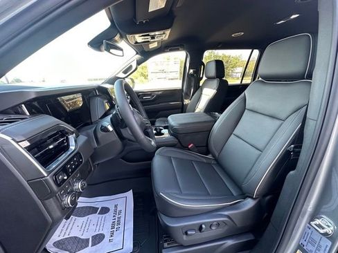 New 2026 GMC Yukon XL Elevation w/ LPO, Floor Liner Package image 15